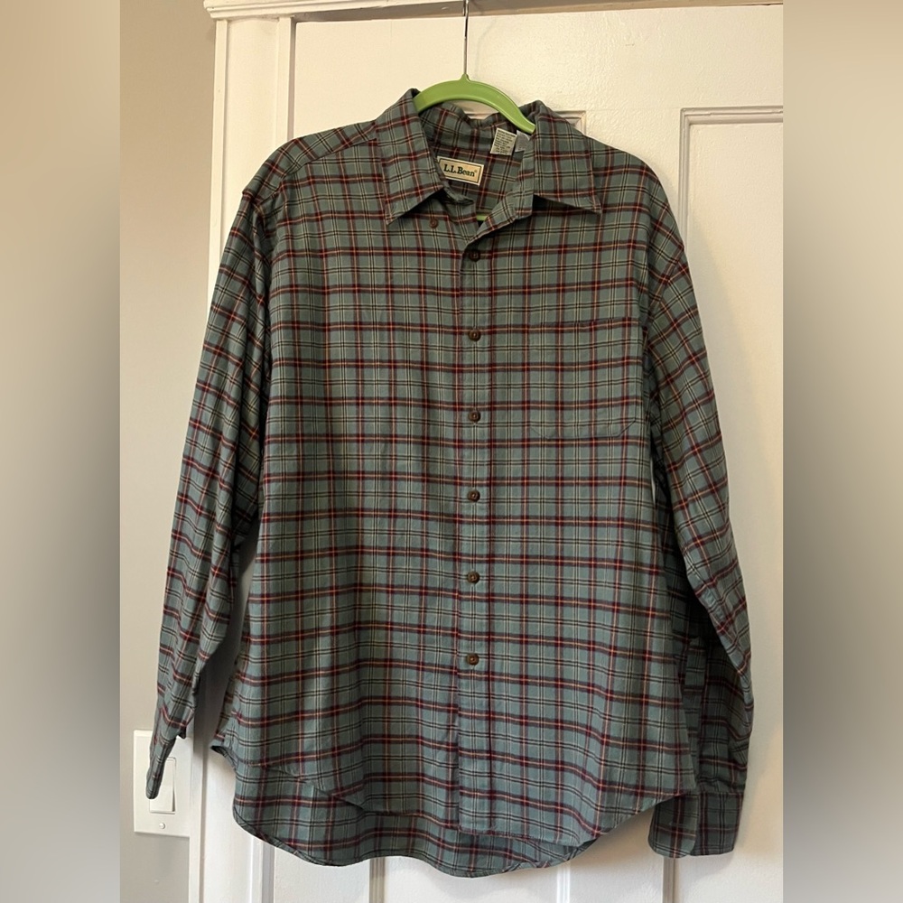 L.L. Bean Men’s Light Blue Plaid Flannel Shirt - L